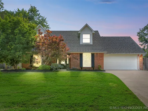 2404 SW Quail Run Ct, Claremore, OK 74019