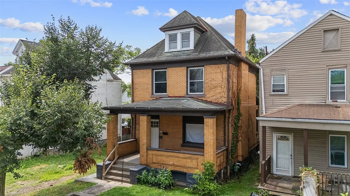 3045 Glen Mawr St photo 1