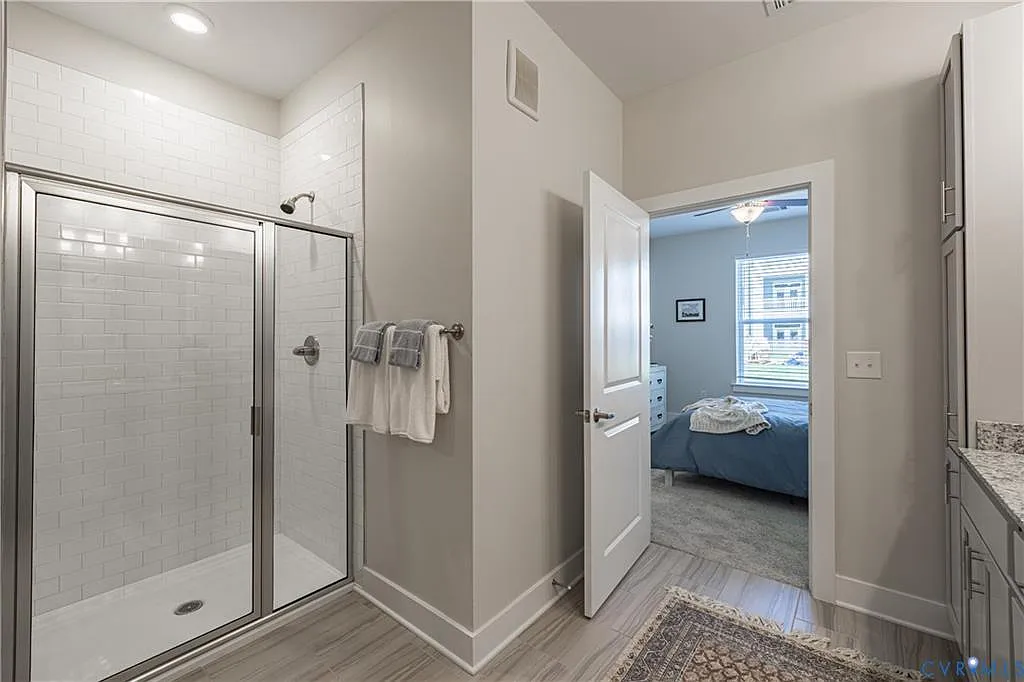 2 bed, 1256 sqft, $2,300 — Photo 2