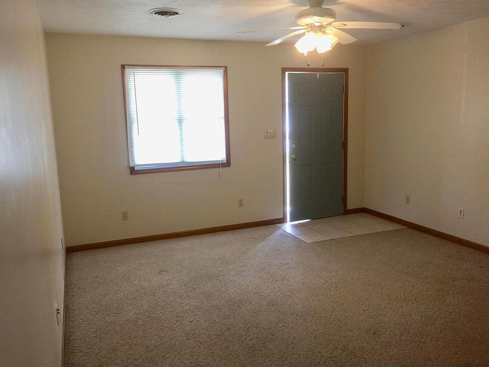 1st image of 709 Laura Ln