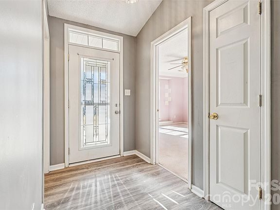 4th image of 13042 Planters Row Dr
