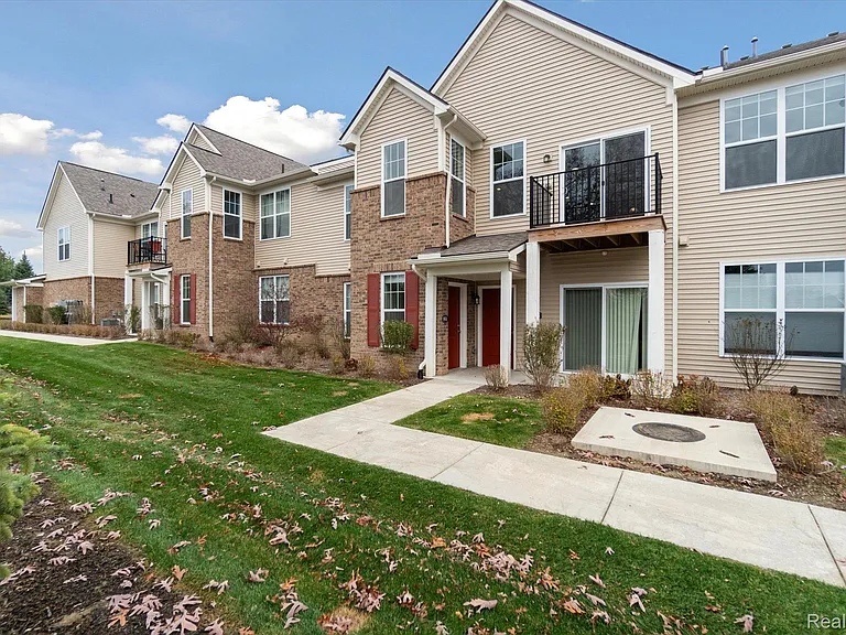 9804 Ridge Run St — Photo 2