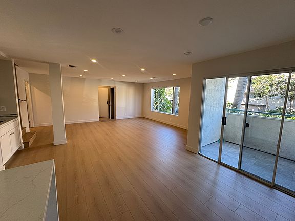 3rd image of 849 S Shenandoah St APT 102