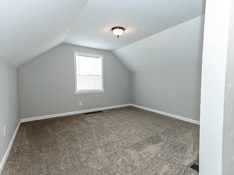 626 Ridgemont Dr — Photo 15