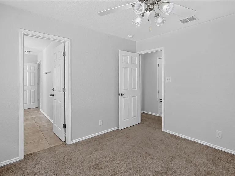 6913 Abbey Fls — Photo 28