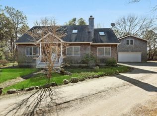 8 Bay Hill Rd, Hampton Bays, NY 11946