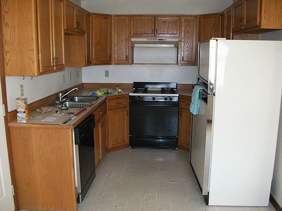 3rd image of 8969 Dicey St