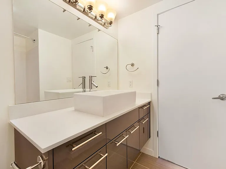 The Puget Vista Apartments — Photo 19