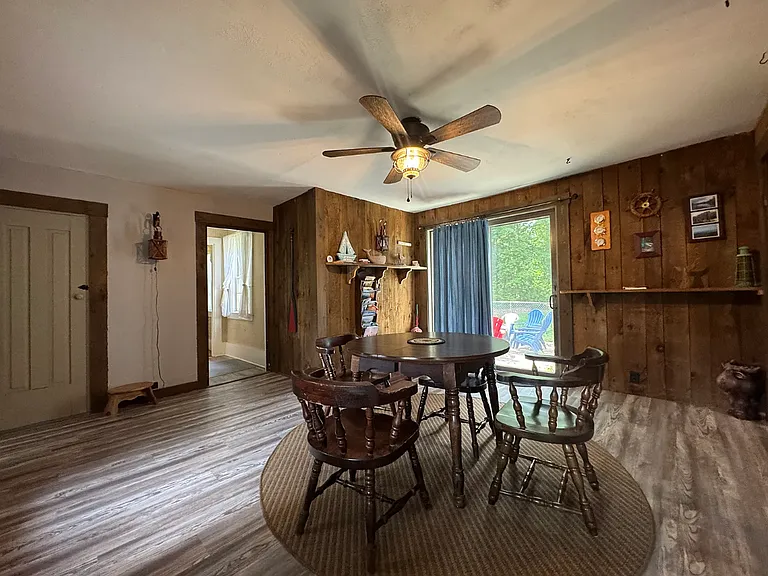 2224 Post Rd — Photo 6