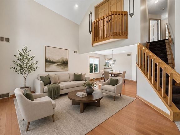 4th image of 53 Hobbitt Ln