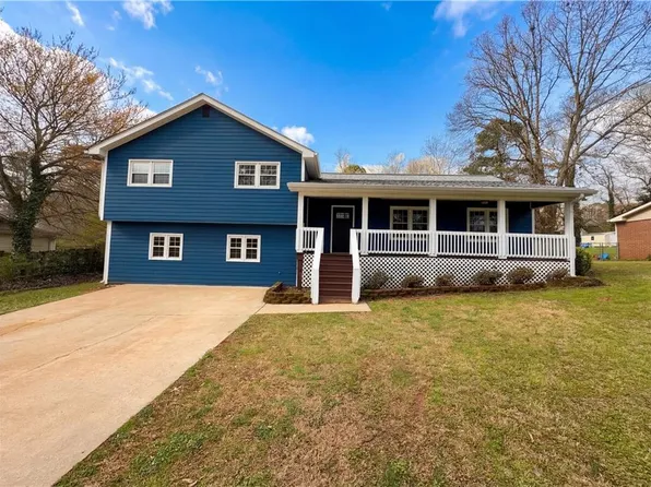 1272 Owen Cir, Sugar Hill, GA 30518