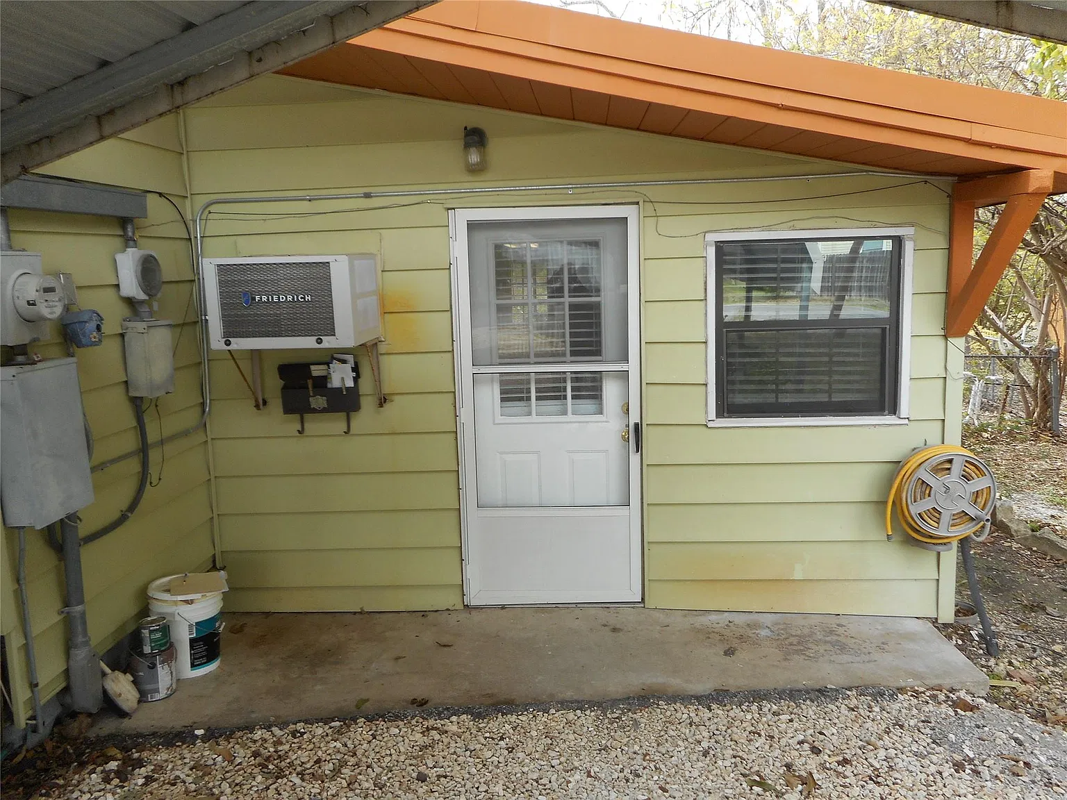 1 bed, 325 sqft, $975 — Photo 3