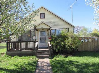 809 Miami St, Hiawatha, KS 66434