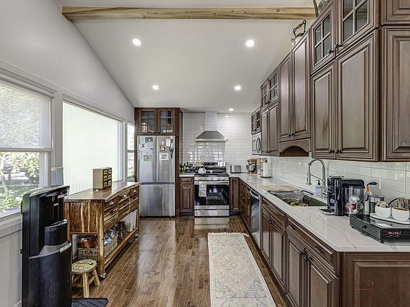 4th image of 33681 N Lake Shore Dr