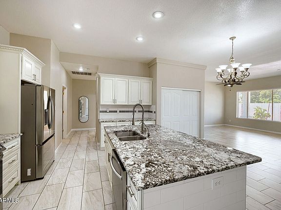 5th image of 5619 W FRIER Drive