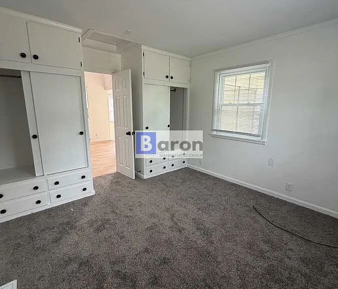 922 Oxford St — Photo 7