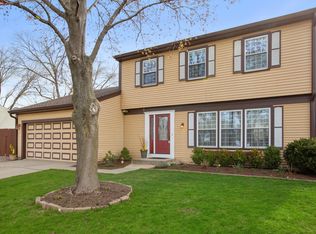 201 Onwentsia Rd, Vernon Hills, IL 60061