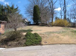 34 Lynn Marr Dr, Huntington, WV 25705