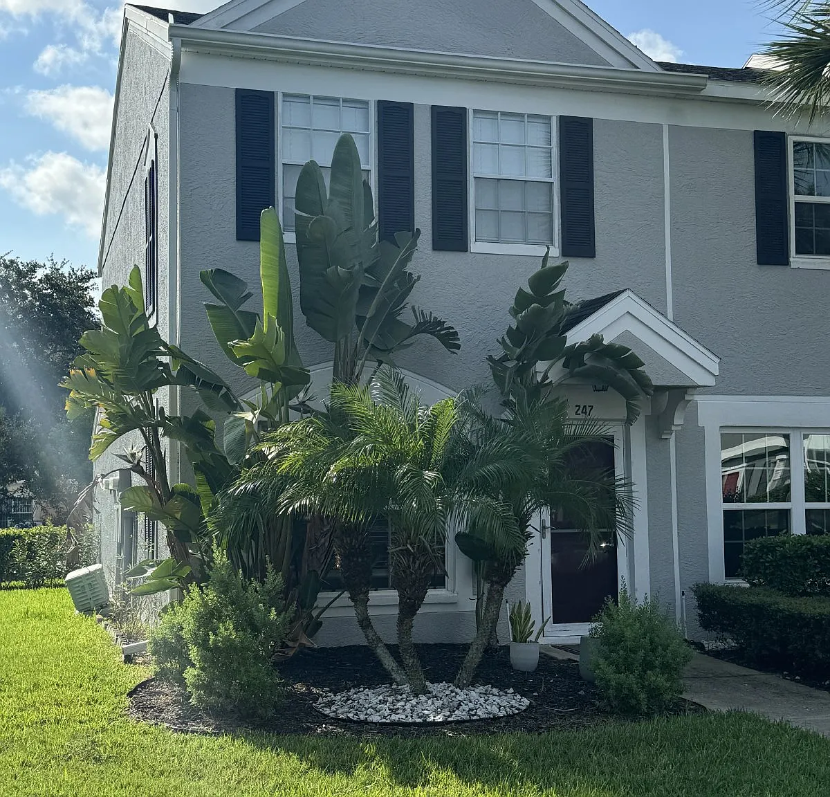 2 bed, 1.5 bath, 1105 sqft, $2,550 — Photo 2