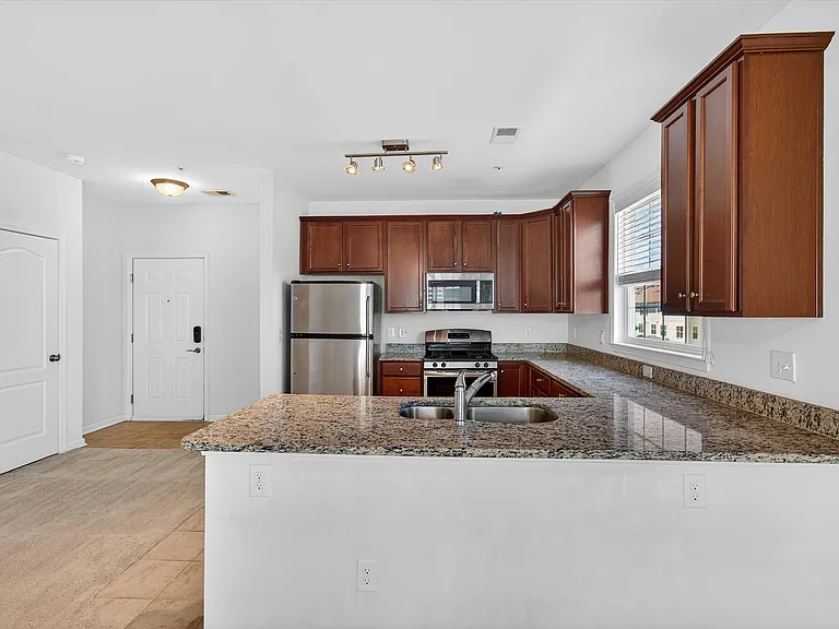 24620 Byrne Meadow Sq #300 — Photo 5