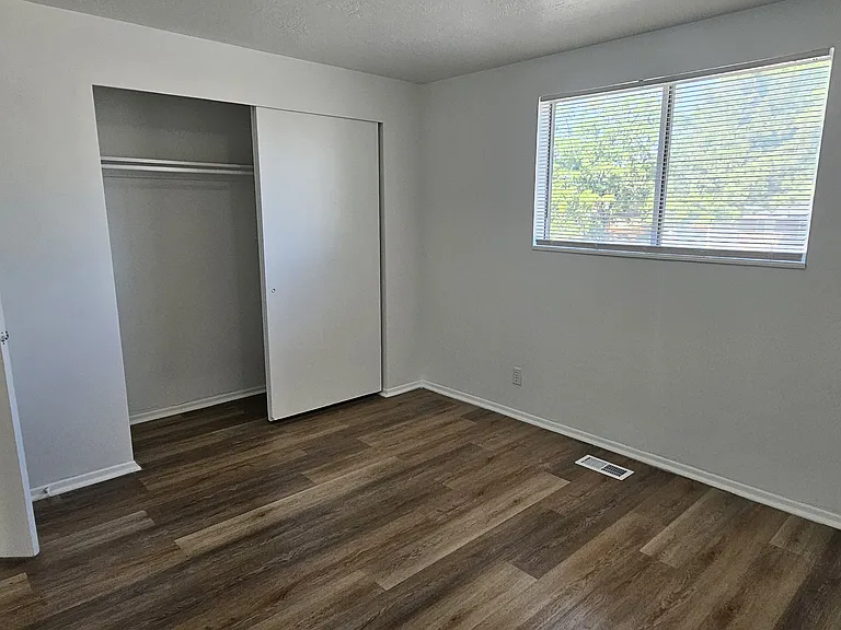 9831 S Darin Dr — Photo 13