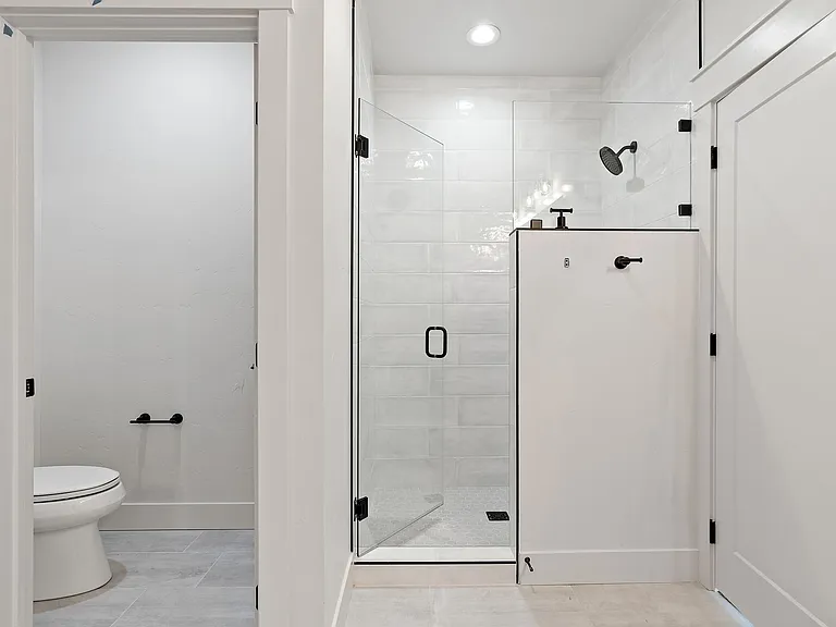 2450 W Iron Coop St #1 — Photo 8