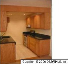 Clean, new kitchen
