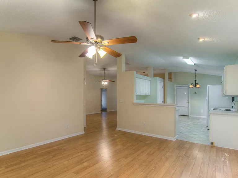 1588 Glen View St — Photo 7