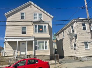 150-152 Davis St, Fall River, MA 02720