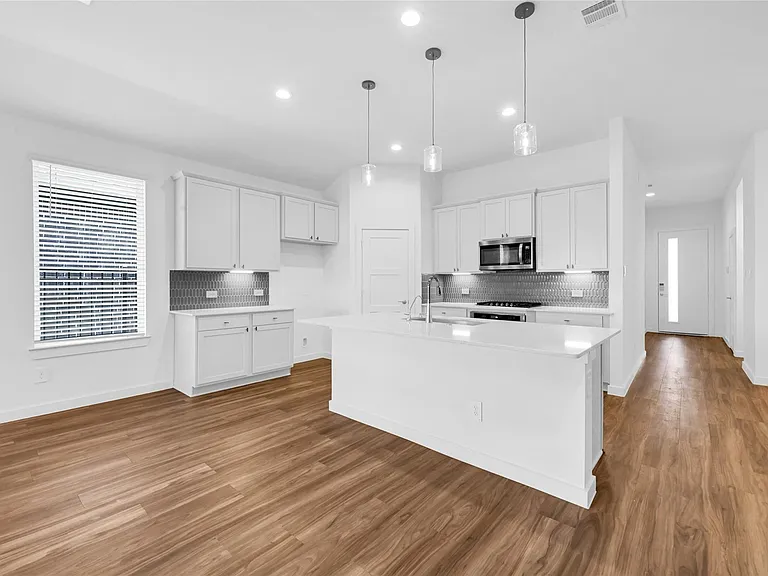 144 Aurora Springs Dr — Photo 8