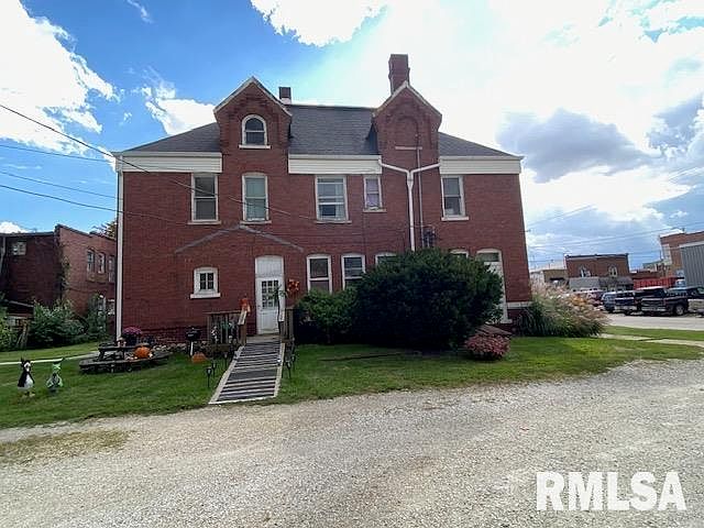 1st image of 301 E Main St