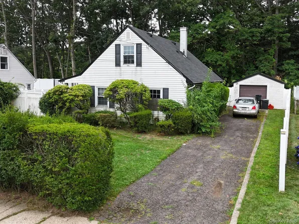 734 Nightingale Road, West Hempstead, NY 11552