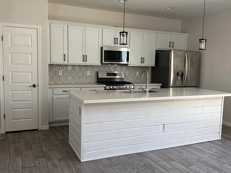 25202 N 142nd Dr — Photo 13