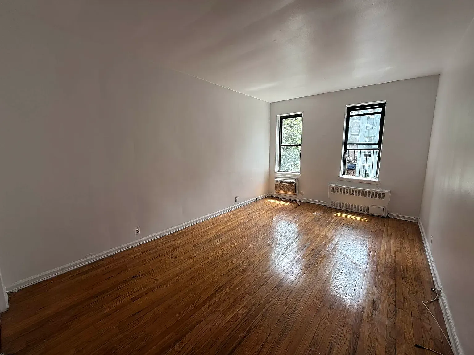 418 East 88th Street — Photo 1
