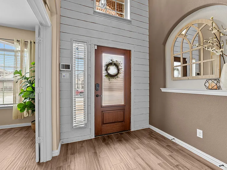 910 Black Hawk Dr — Photo 3