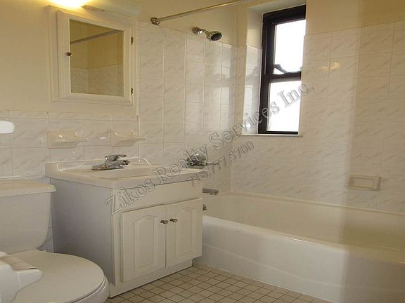 5th image of 2371 37th St APT 3R