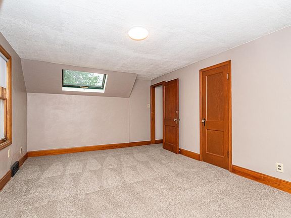 2nd image of 910 Duff Ave