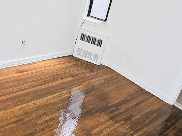 404 East 83rd Street 5B image 3 of 6