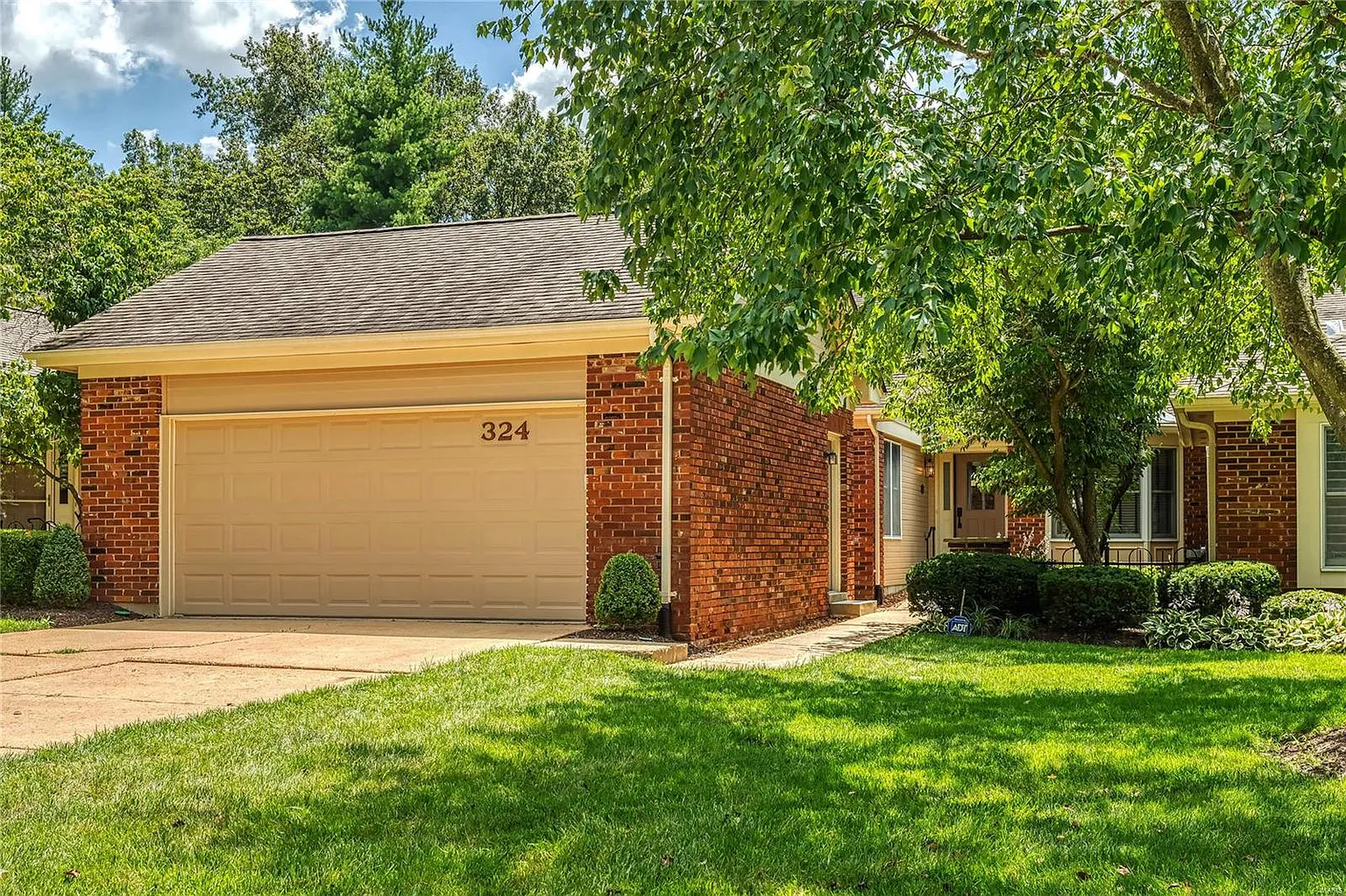 324 Morristown Ct photo 1