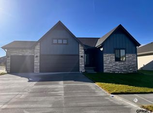 20845 Ogden St, Elkhorn, NE 68022