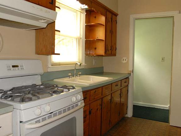 5th image of 106 Hinsdale Ave