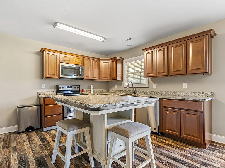 2623 Best Rd — Photo 8