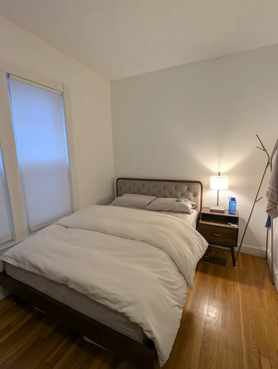 Building Photo - 17 Cambria St #1