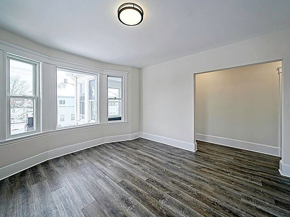 5th image of 50-52 Wilshire St