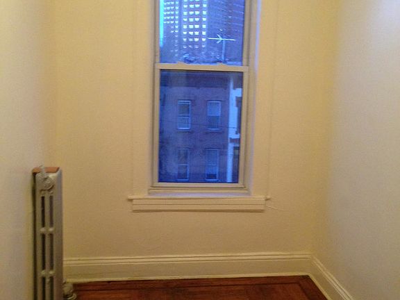5th image of 228 Van Buren St APT 3