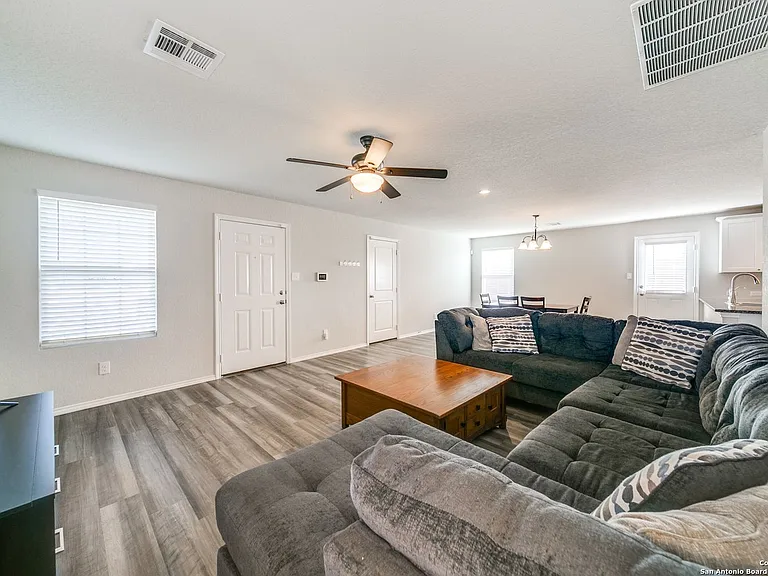 Fawn Valley Dr — Photo 3