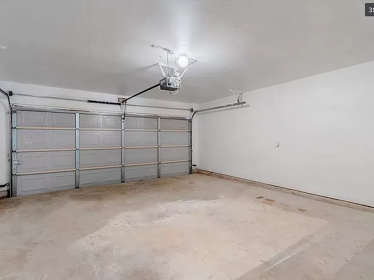 4217 Oak Grove Dr — Photo 7