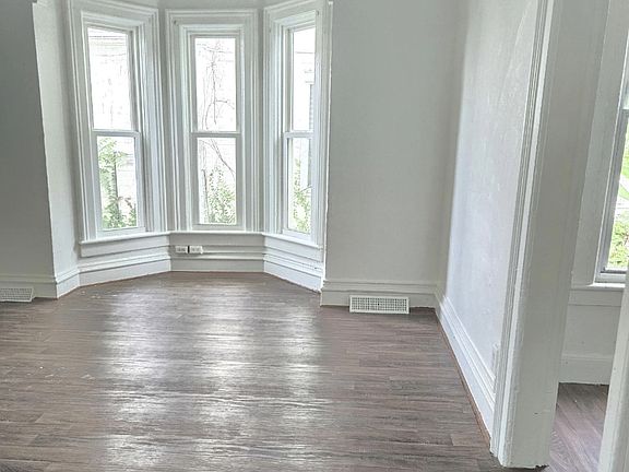 3rd image of 1445 Milburn Ave