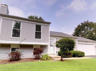 1790 Indian Wells Cir, Elgin, IL 60123