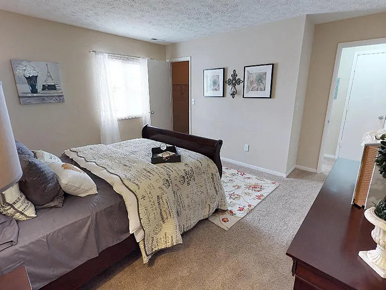 Hunter's Creek Apartments — Photo 41